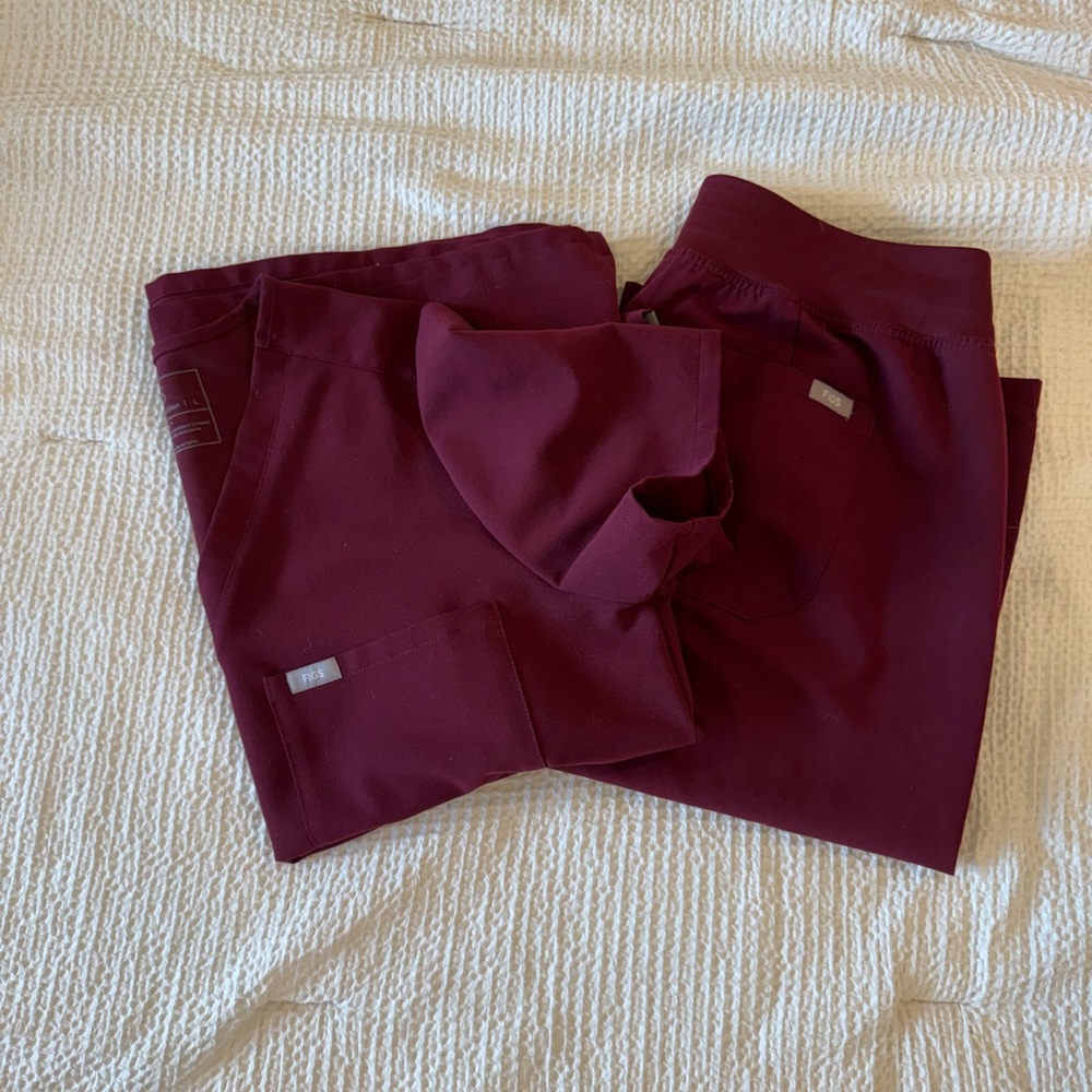 Figs Scrub Set Burgundy-Catarina Top/High Waisted Livingston Bottom Size L